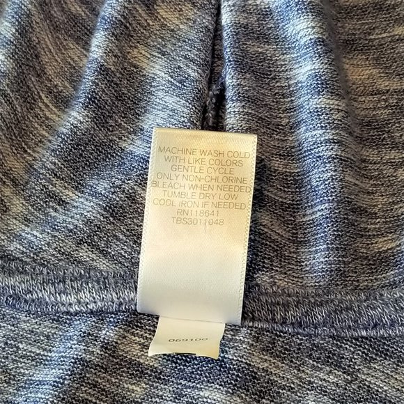 LIVI Active PLUS Asymmetrical Hem Active Hoodie - Picture 9 of 10